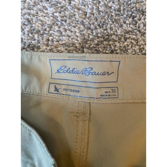 Eddie Bauer Shorts Mens 36 Pockets Button Lightweight Outdoors Brown Casual - Picture 2 of 3